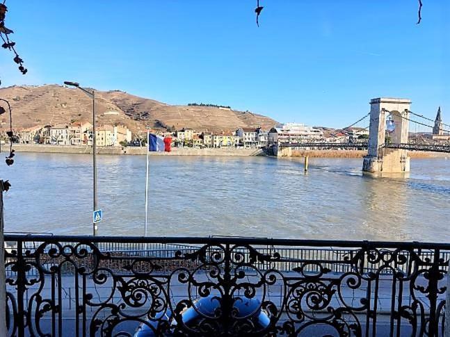 Le Chateau Tournon-sur-Rhone Esterno foto